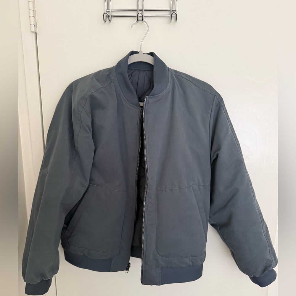 Men’s Lululemon Reversible Insulated Bomber Jacket – Size XS – Gray/Blue color